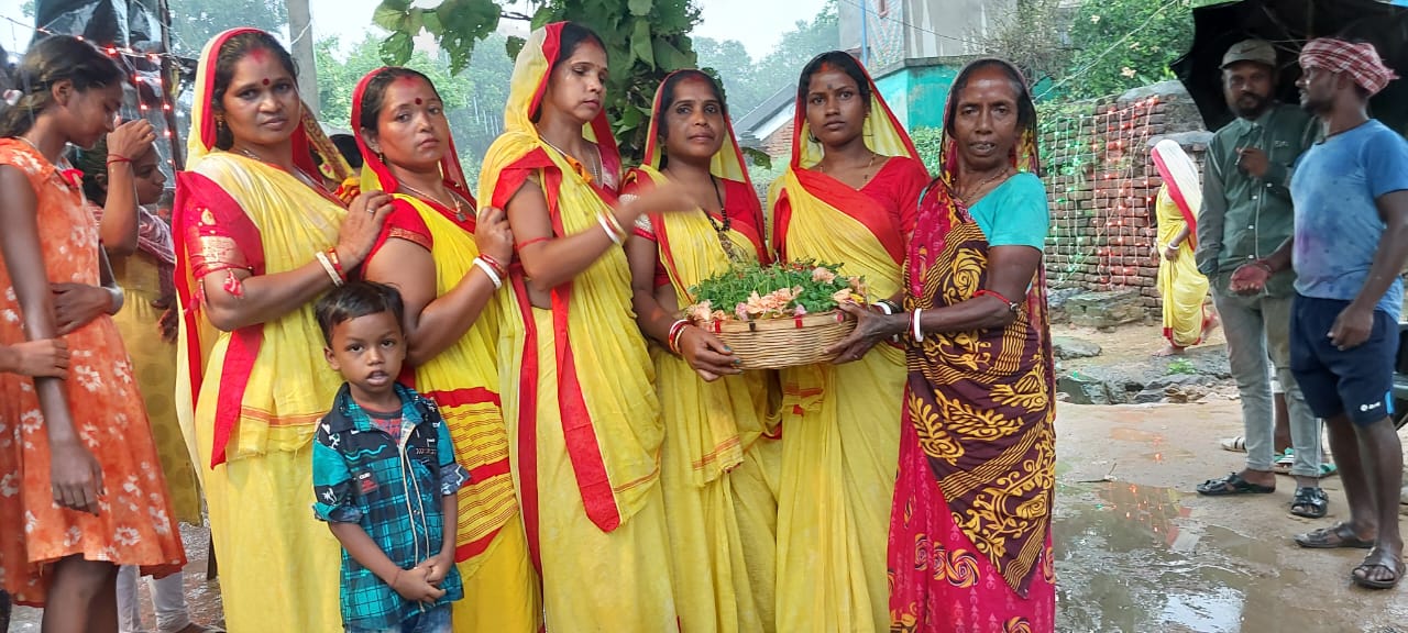 west bengal kol tribal people celebrate karam parab